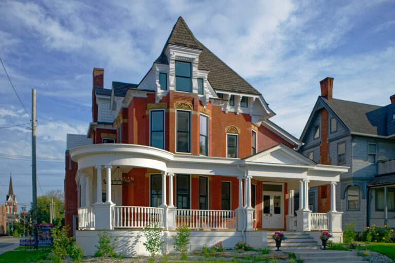 The Presidential on Berry | 801 W Berry